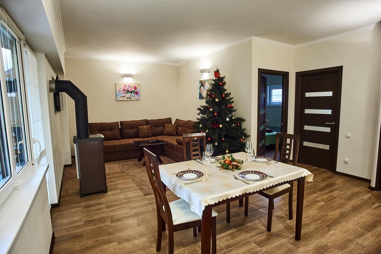 Gallery Of Mountains Holiday Home Jasinja Exteriör bild
